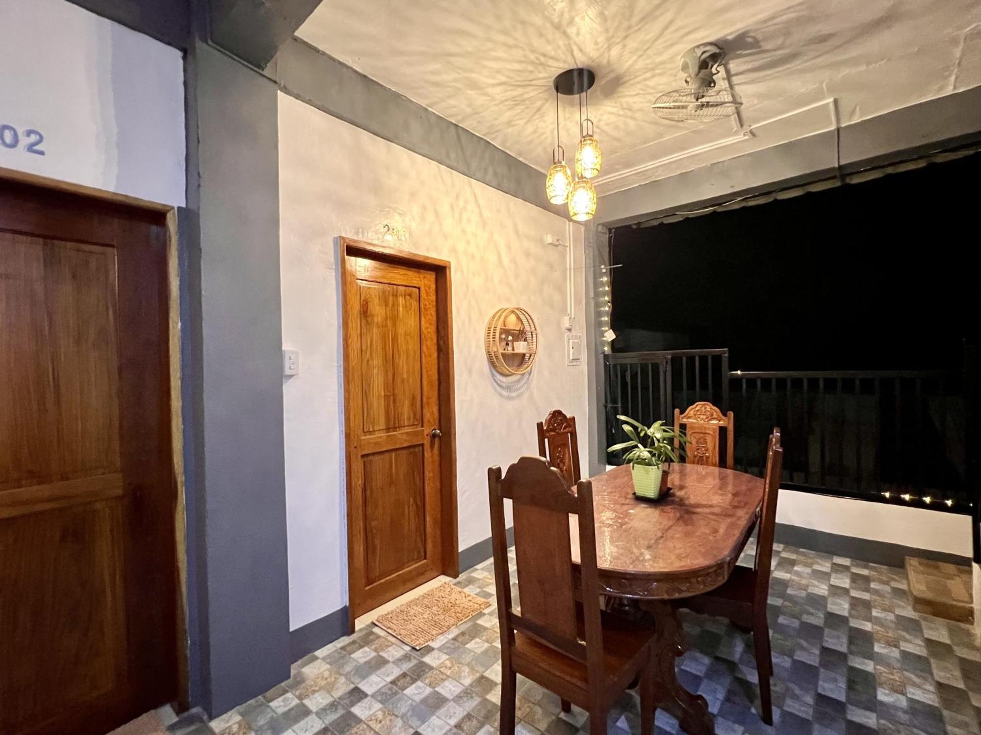 Eighty8 Tourist Inn كورون المظهر الخارجي الصورة