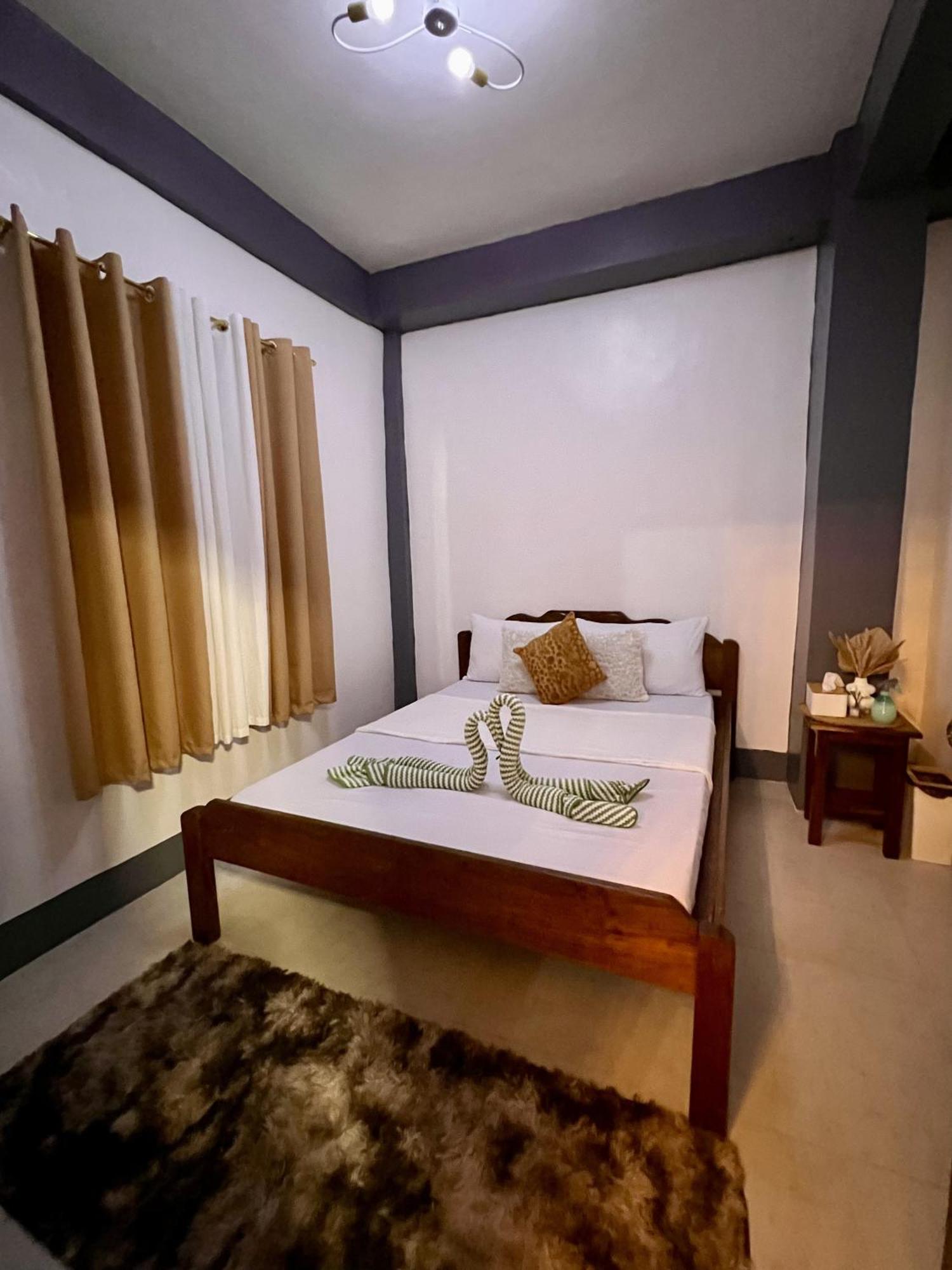 Eighty8 Tourist Inn كورون المظهر الخارجي الصورة
